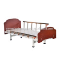 Überzogenes medizinisches Krankenhaus-Bett der Stahlhandkurbel mit Aluminiumlegierungs-Leitschiene